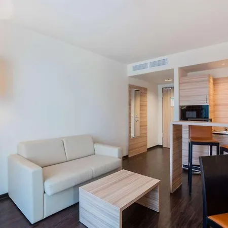 Aparthotel Staycity 4*