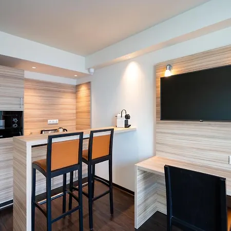 Staycity Aparthotel 4*