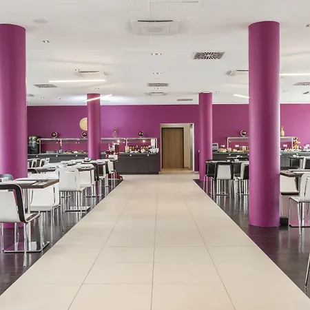 Apartmanhotel Staycity 4*