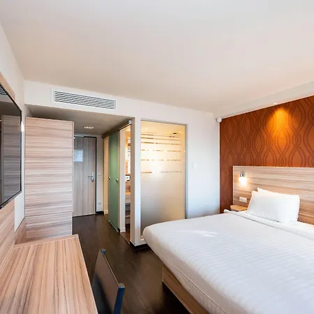 Staycity Hotel 4*
